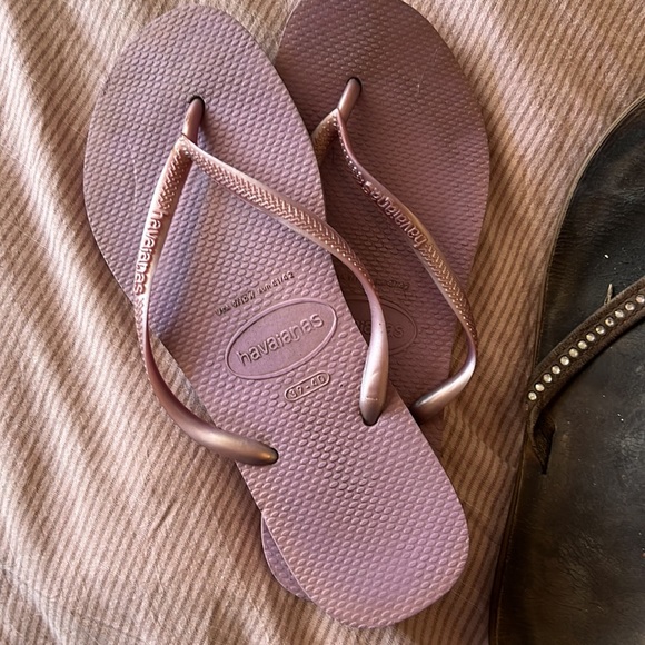 Well loved Sandal lot - Picture 2 of 6